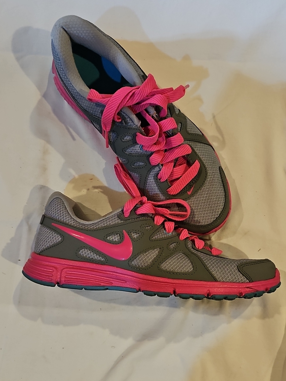 Nike Women's Gray & Pink Running Shoes